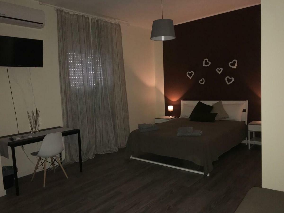 Raya 28 Bed & Breakfast Bari Bagian luar foto